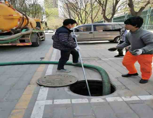 夜間抽污水服務，保障城市夜間排水暢通