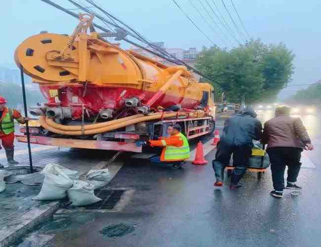 化糞池清理用什么機器比較好置地大廈化糞池清理一次多少錢